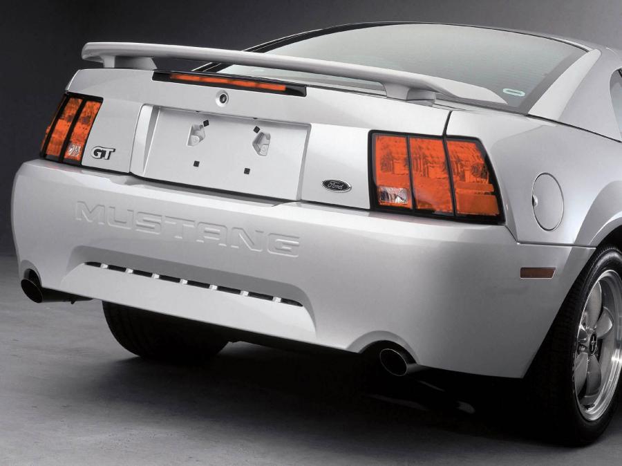  Ford Mustang GT 1999 года  (фото 2 из 47)